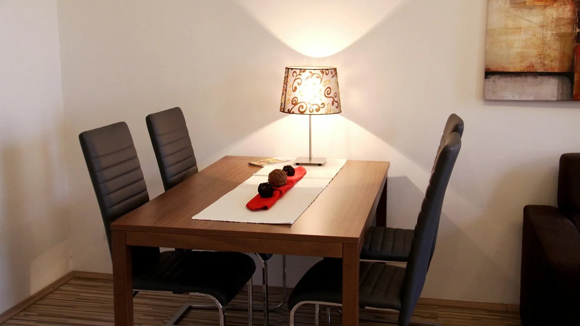 Checkvienna Apartment Huetteldorfer Strasse Viena